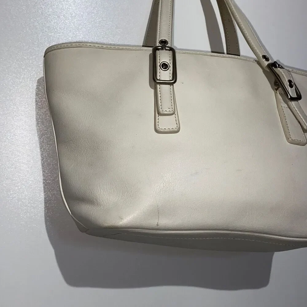 Coach Women's White Zipper Top Leather Tote Handbag‎